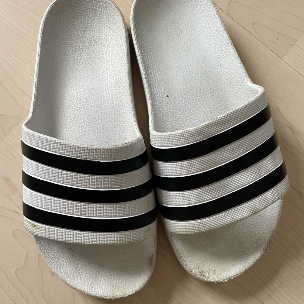 Adidas slides size 5
